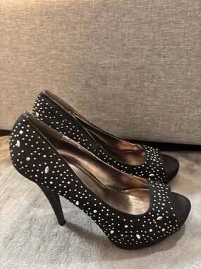 Bongo Fame Black Suede Studded Peep Toe Stiletto Heels 9.5